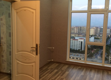 Elimlər Akademiyası metrosu, İlahə məscidinin yaxinliginda