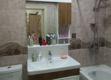 Elimlər Akademiyası metrosu, İlahə məscidinin yaxinliginda