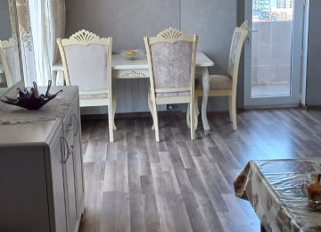 Elimlər Akademiyası metrosu, İlahə məscidinin yaxinliginda