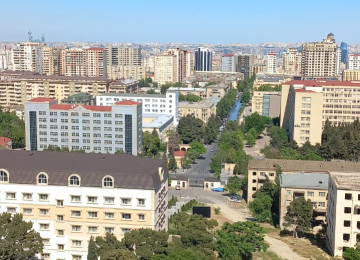 Elimlər Akademiyası metrosu, İlahə məscidinin yaxinliginda