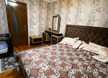 Qara Qarayev metrosunun yanı . 2 otaqlı mənzil satılır .