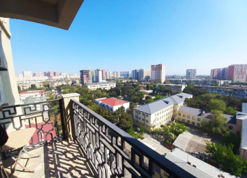 Qara Qarayev metrosunun çıxışında . 3 otaqlı mənzil satılır