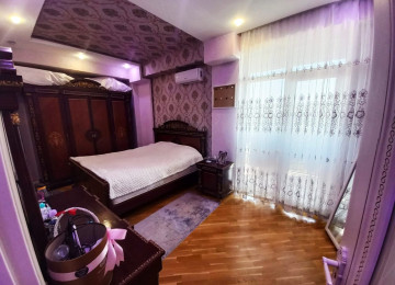 Qara Qarayev metrosunun çıxışında . 3 otaqlı mənzil satılır