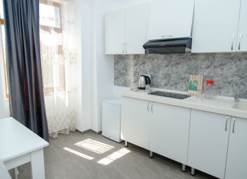 Gözəl təklif. 28 may Metronun çıxışı və 28 Mol ticarət