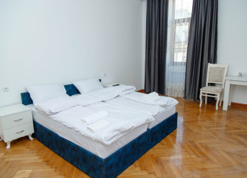 Gözəl təklif. 28 may Metronun çıxışı və 28 Mol ticarət