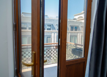 Gözəl təklif. 28 may Metronun çıxışı və 28 Mol ticarət