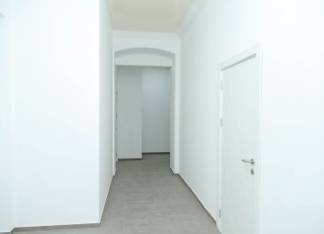 Gözəl təklif. 28 may Metronun çıxışı və 28 Mol ticarət