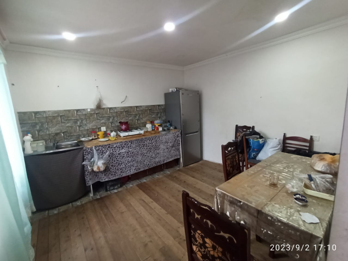 heyet evi Zabrat qes. Qazi marketin yani 50 kvm.1otaq,metbex,heyetde