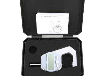 Rəqəmsal mikrometr. - Yüksək dəqiqli qalınlıq ölçmə aləti.