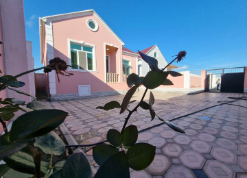 Məhəmmədli qəsəbəsində tam merkez yerde Xan Restaranin