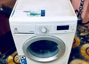 7 kq ELEKTROLUX Paltaryuyandır.Sensor ekranlıdır.Tam işlek