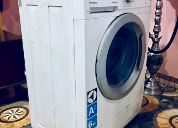 7 kq ELEKTROLUX Paltaryuyandır.Sensor ekranlıdır.Tam işlek