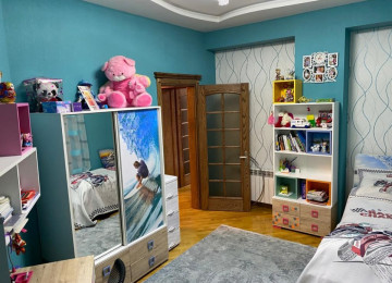 4 otaqlı te'mirli menzil satílír Torqovi 14/3 mertebede