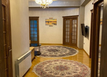 4 otaqlı te'mirli menzil satílír Torqovi 14/3 mertebede