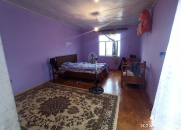 Zabrat qes. Qazi marketin yani 50 kvm.1otaq,metbex,heyetde