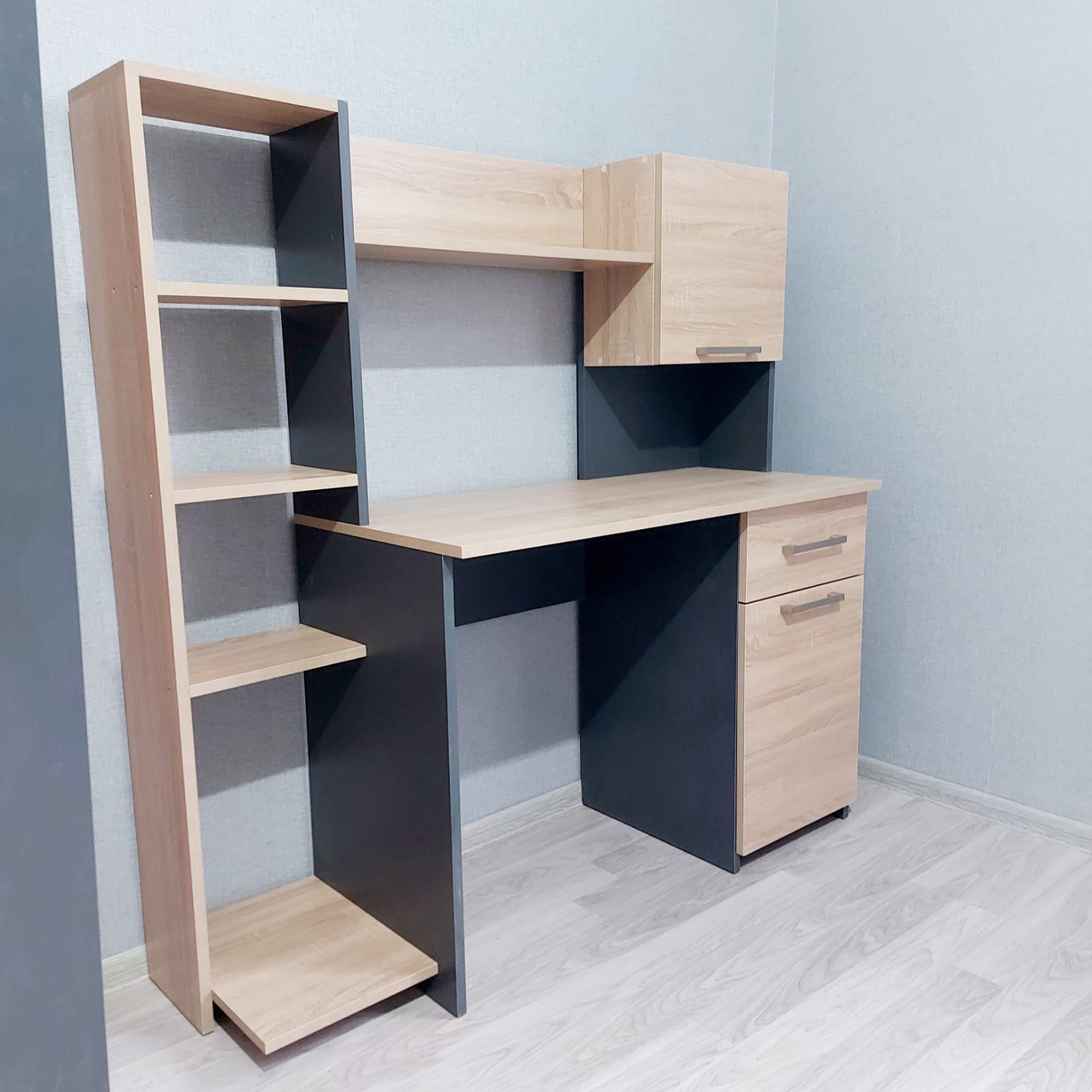 Kompüter masası Sifarişlə hazırlanır Rəng seçimi var