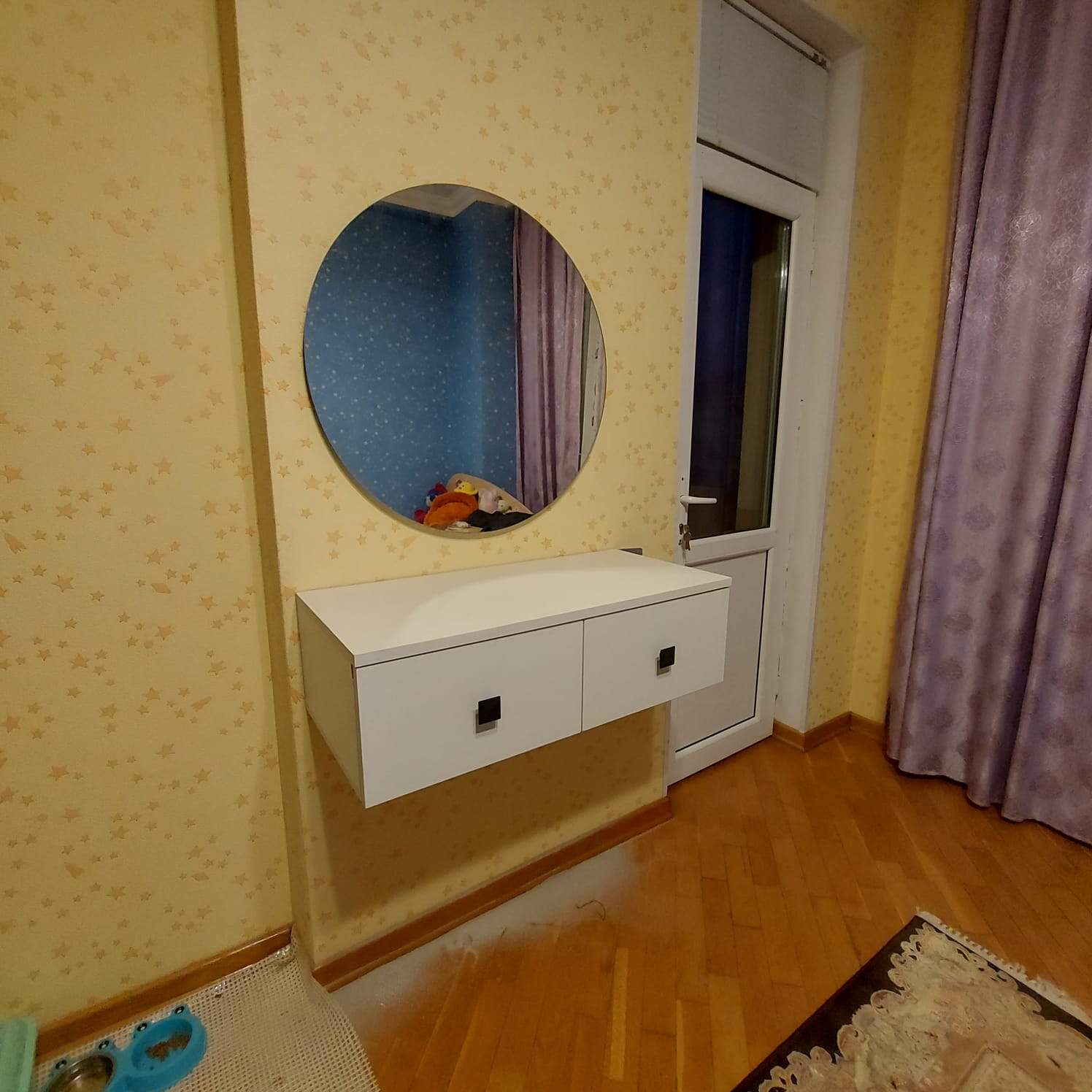 Güzgülü kamod Sifarişlə hazırlanır Rəng seçimi var