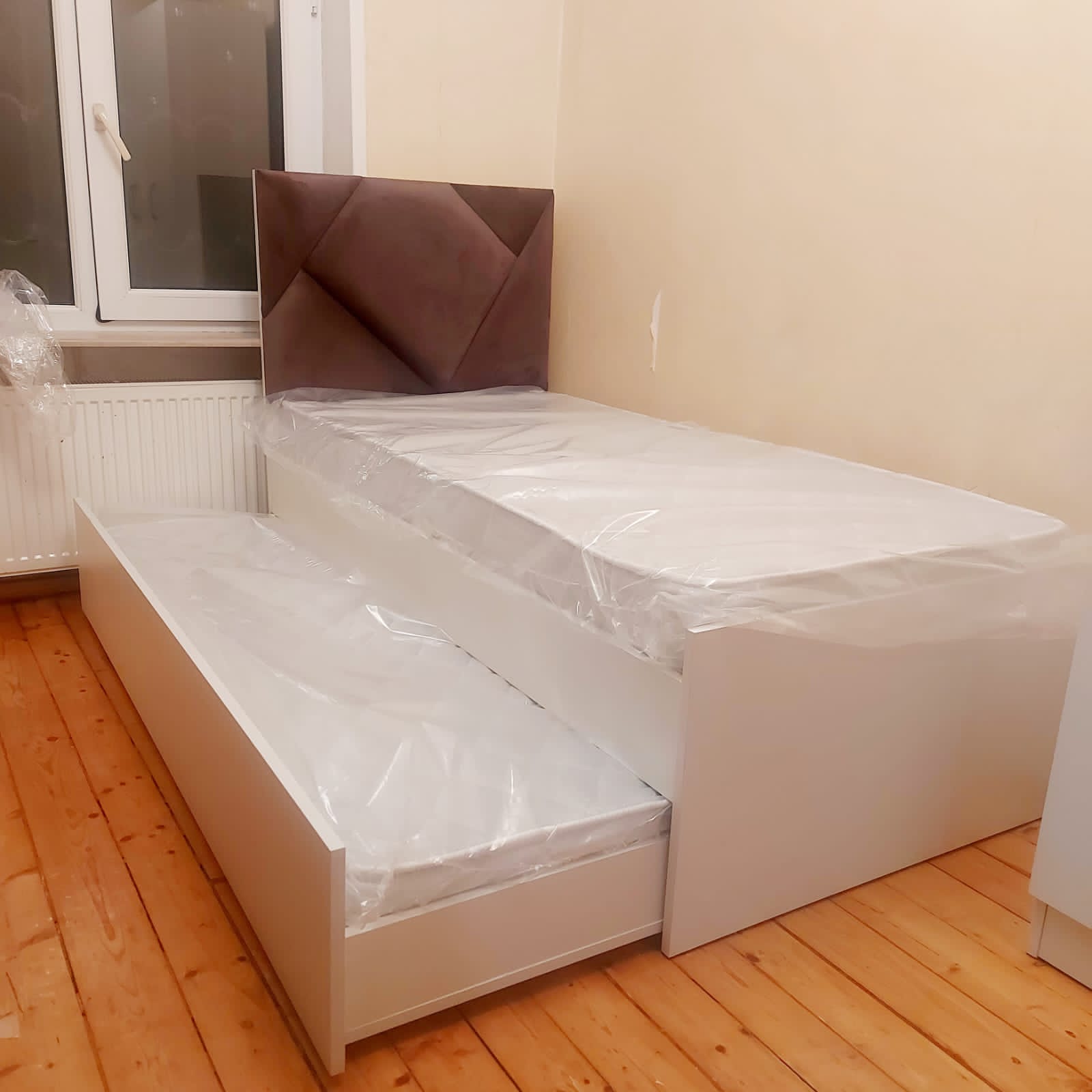 Siyirməli çarpayı Sifarişlə hazırlanır Rəng seçimi var