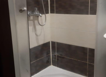 Xirdalan bazariyla uzbeyuz Kristal Absheronun binasi. 1