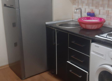 Xirdalan bazariyla uzbeyuz Kristal Absheronun binasi. 1