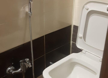 Xirdalan bazariyla uzbeyuz Kristal Absheronun binasi. 1