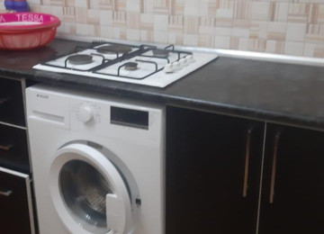 Xirdalan bazariyla uzbeyuz Kristal Absheronun binasi. 1