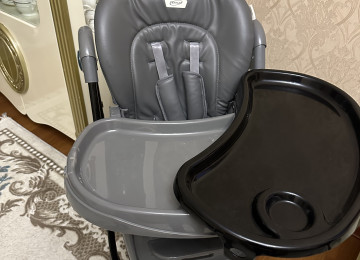 Uşaq üçün yemək masası çox funksiyalıdır, yenidən seçilmir,