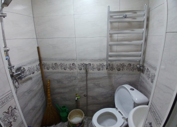 Xırdalan şəhəri 8 nömrəli məktəbin yanında, marşrutdan 200m