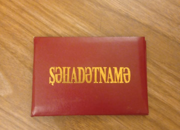 Salam.Alındıqdan sonra heç Işlənməyib. 6 yox 8 gülləlidir.