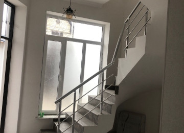 2 mertebe 156 kv monolit ev satílír Gencede Veli Xuluflu