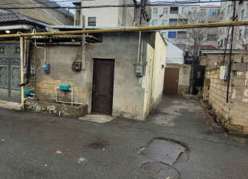 Xırdalan şəhəri, 5№li məktəbin yanında, prospektə 1