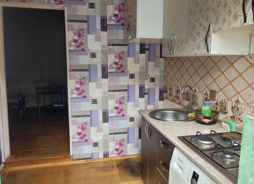 Xırdalan şəhəri, 5№li məktəbin yanında, prospektə 1