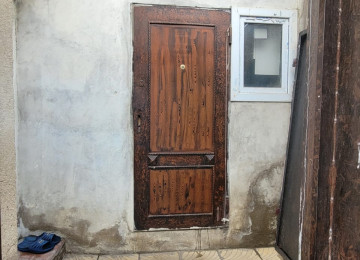 Xırdalan şəhəri, 5№li məktəbin yanında, prospektə 1