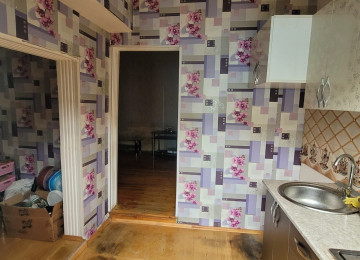 Xırdalan şəhəri, 5№li məktəbin yanında, prospektə 1