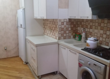 nesimi r. 28 may bazar store arxasinda Mertebe 17/10 75kv