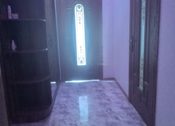 nesimi r. 28 may bazar store arxasinda Mertebe 17/10 75kv