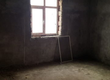 Tecili satiram .Oz şexsi yaşayiş üçün tikdiyim evdi.6 sot