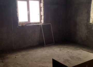 Tecili satiram .Oz şexsi yaşayiş üçün tikdiyim evdi.6 sot