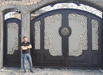 Biz Size en yeni texnologiya ile Qapilar ve Darvazalar