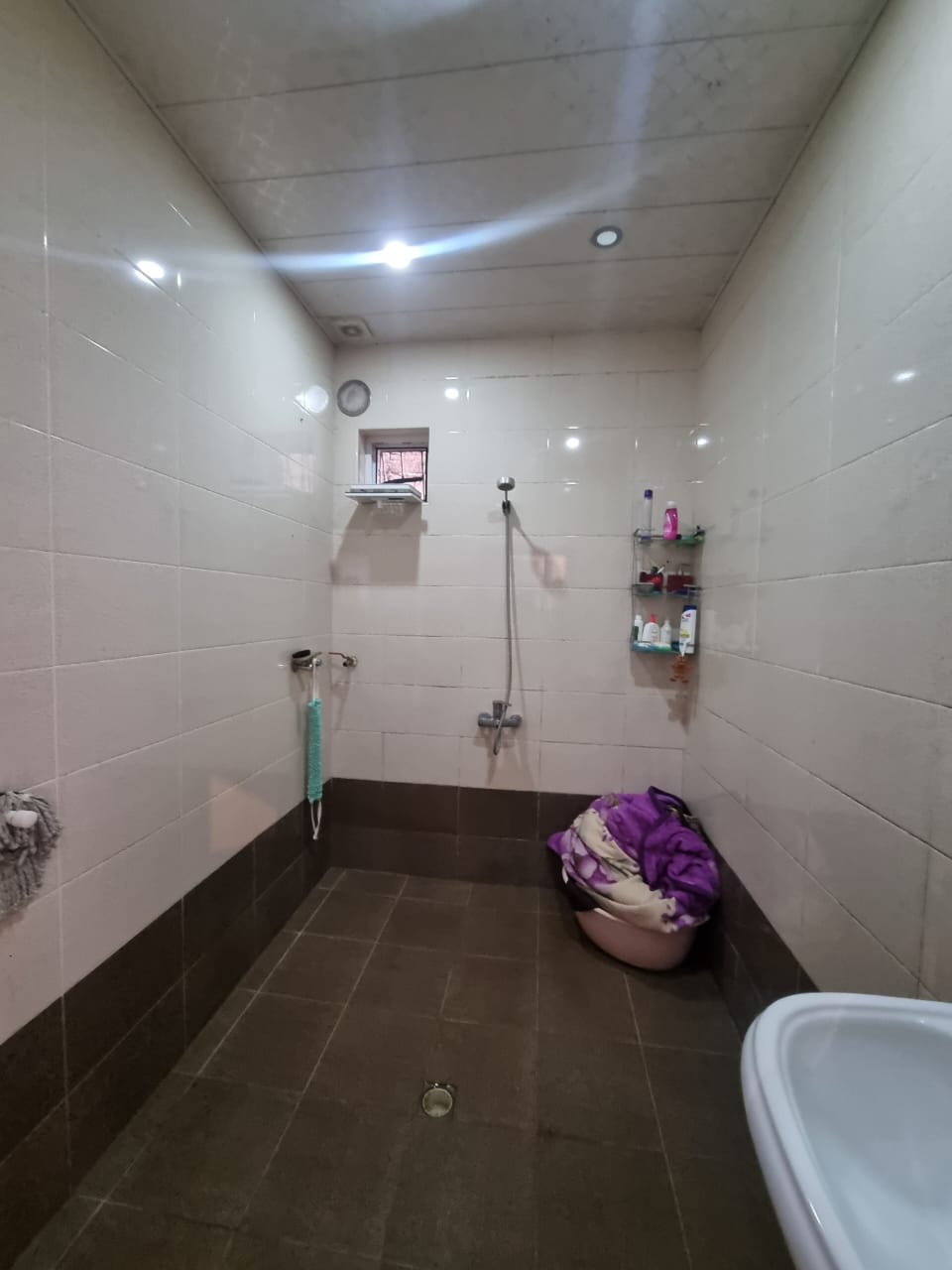 Zabrat Məhəmmədli qesebesinde esas şəhər yolundan 300 m