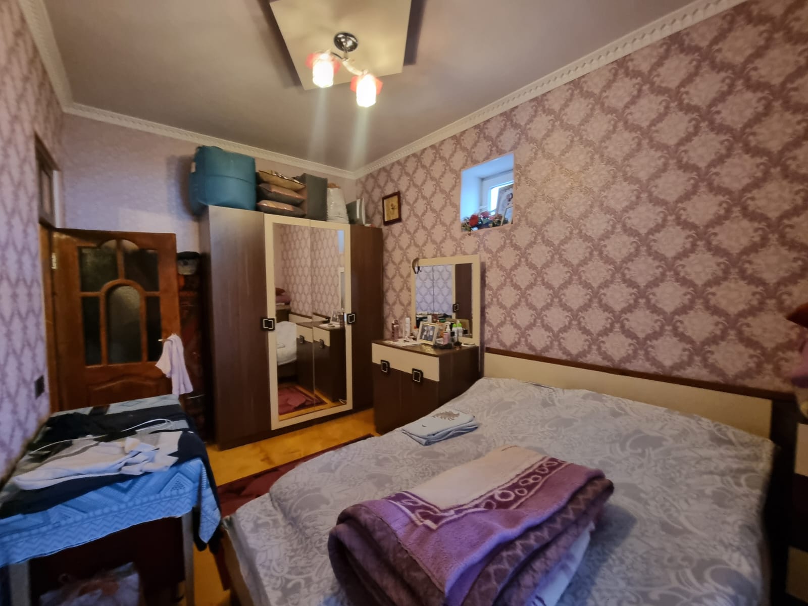 Zabrat 1qesebesinde esas şəhər yolundan 300 mt araqlıqda