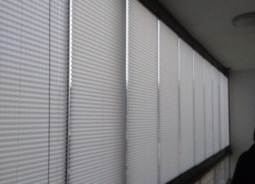 Şık və modern görünüşü baxımından digər pərdələrdən ayrılan