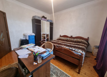 Zabratdan Mehemmedliye geden yolda esas şəhər yolundan 300