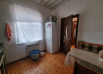 Zabratdan Mehemmedliye geden yolda esas şəhər yolundan 300