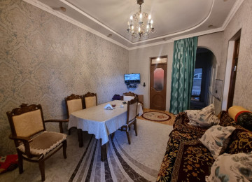 Zabrat 1qesebesinde esas şəhər yolundan 300 mt araqlıqda