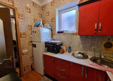 Zabrat 1qesebesinde esas şəhər yolundan 300 mt araqlıqda