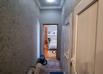 Zabrat 1qesebesinde esas şəhər yolundan 300 mt araqlıqda