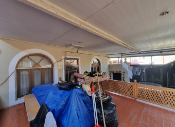 Zabrat 1qesebesinde esas şəhər yolundan 300 mt araqlıqda