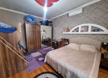 Zabrat 1qesebesinde esas şəhər yolundan 300 mt araqlıqda