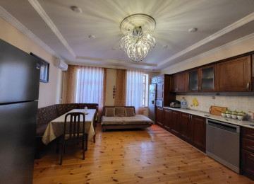 Bine Atciliq merkezi ile uzbeuz, esas yola yaxin 5 sotun